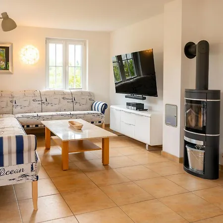別荘 Mit Garten Und Whirlpool By Interhome